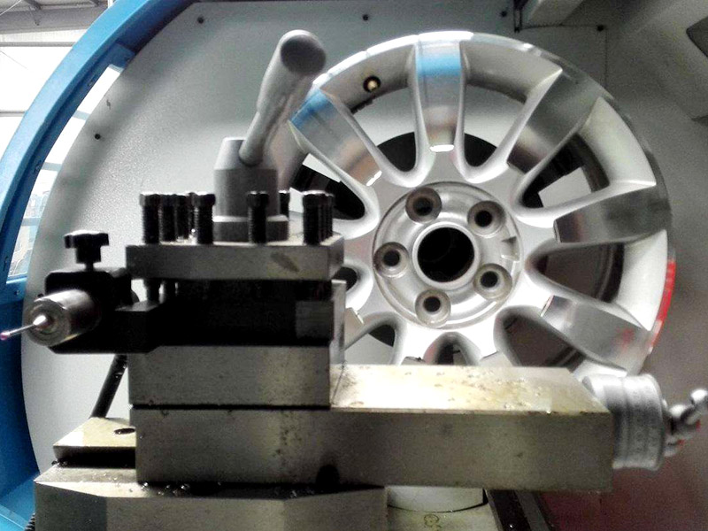 车床车槽都是一次加工到底的吗?