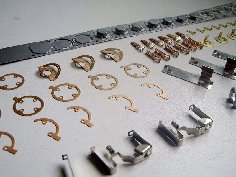 五金加工好不好学?还是非常快的!